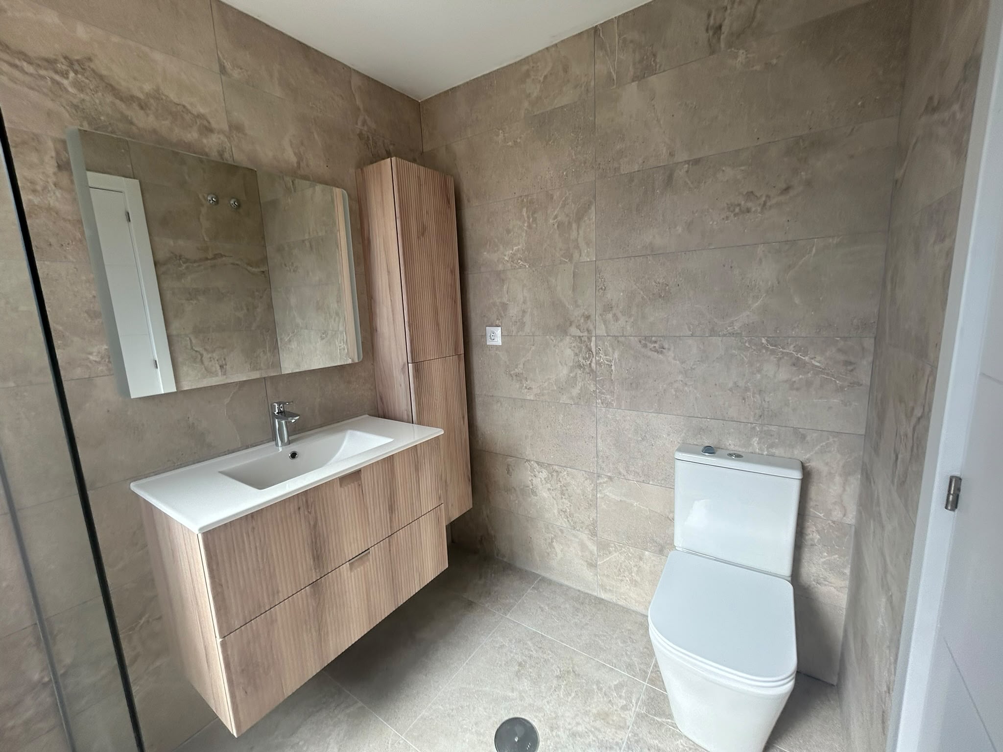 Bathroom photograph from the Tidy Works Manilva gallery